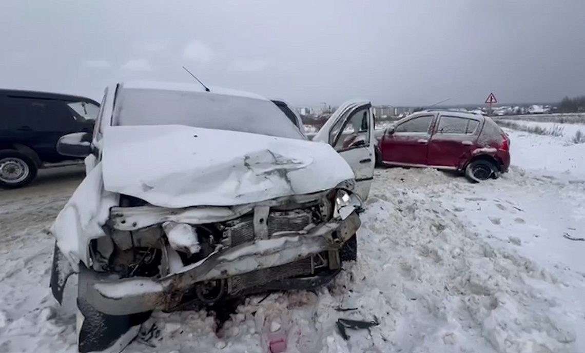 В Пензенском районе произошло ДТП с участием трех машин